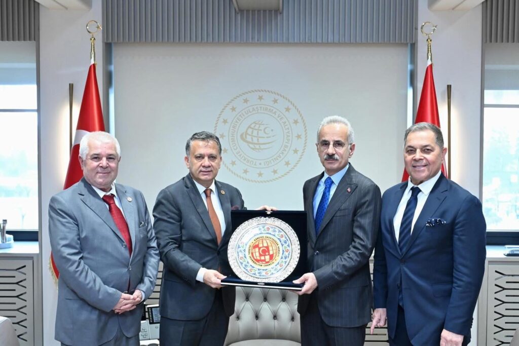 KGK Heyetinden Bakan Uraloğlu’na Anlamlı Ziyaret ve Şükran Plaketi