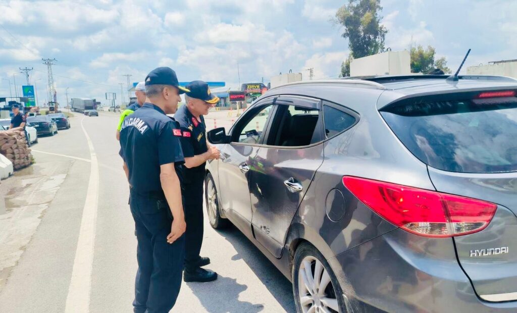 Mersinde Jandarma Bayram Mesaisinde  Atasoy Sahada
