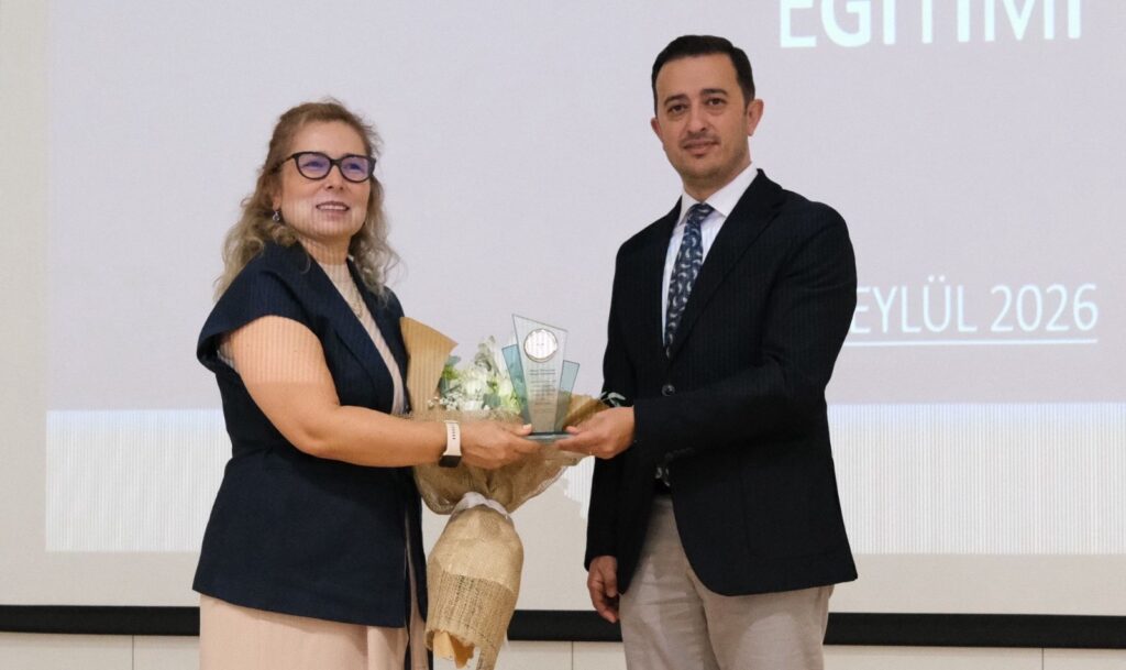 SAĞLIK YÖNETİCİLERİNE GÜÇLÜ LİDERLİK EĞİTİMİ